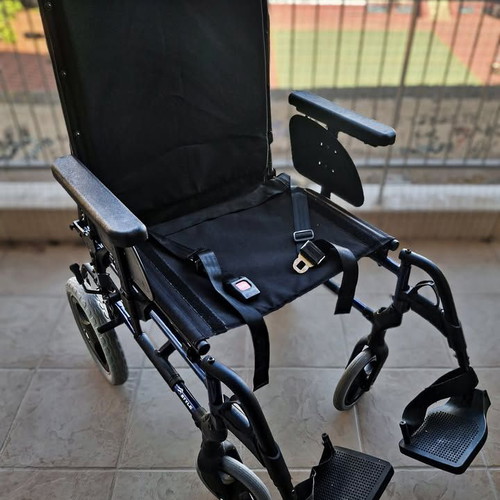 Lightweight Folding Wheelchair with Safety Belt, Like New