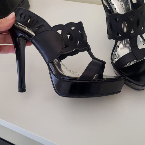Bcbgmaxazria heels black size 36 used