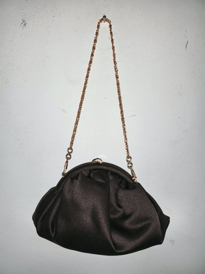 Καφέ μικρό τσαντάκι μπομπε σαν καινούργιο με αλυσίδα