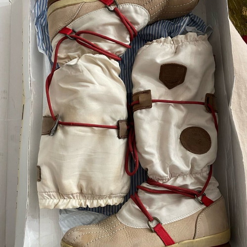 Tommy Hilfiger boots used size 39 beige red with fleece lining