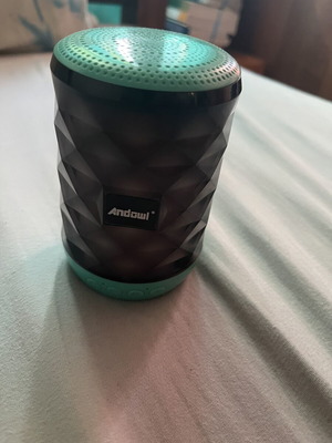 Bluetooth portable speaker like new