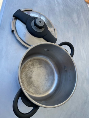 Tefal Diffusal 8L pressure cooker used