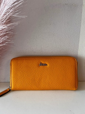 Kem wallet like new, mustard color