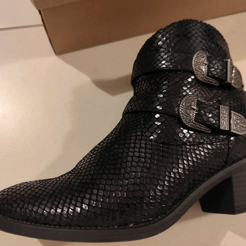 Funky Buddha Women's Ankle Boots like new, size 40, black