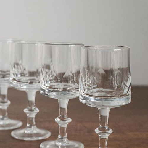 Vintage crystal wine glasses set of 5 like new