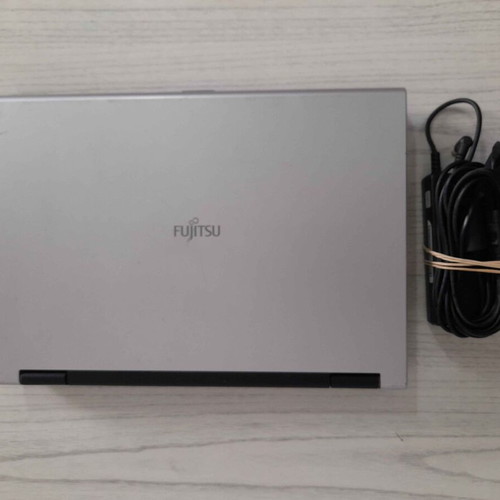 Fujitsu Esprimo V6555 laptop, 15.4 inch, 4GB RAM, 120GB SSD