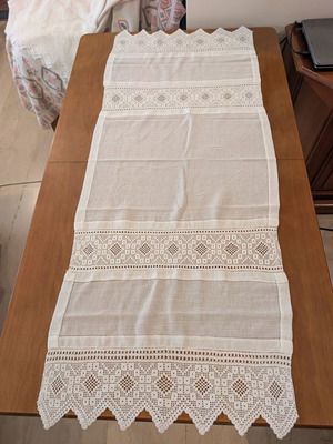 Handmade white table runner like new, 120x95 cm