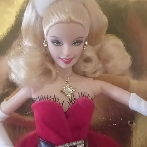 Barbie Holiday 2007 new in box