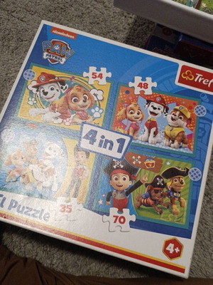 Paw Patrol puzzle 4 in 1 like new