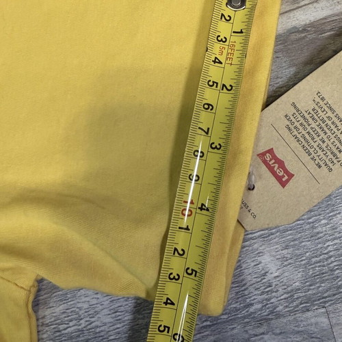 Levi's Batwing Logo T-Shirt Yellow Youth Size 14A NWT