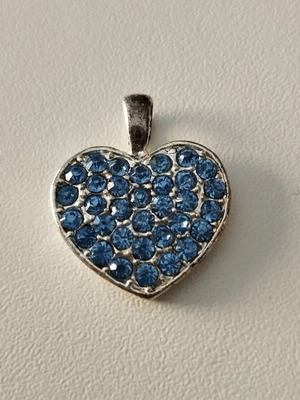 Vintage KC Blue Gradient Bling heart pendant motif used