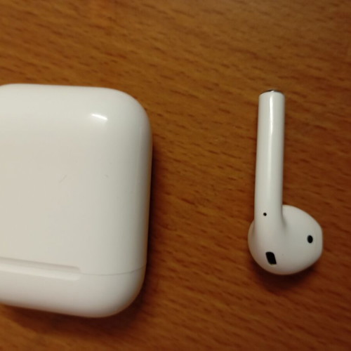 Apple AirPod left side only used, good working condition
