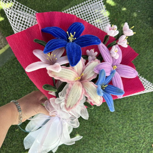 Handmade flower bouquet made of wire, new