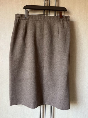 Skirt knee-length gray size EU 42 like new