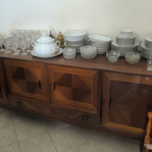 Buffet with storage cabinets and glass display space