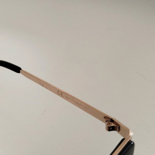 Sunglasses like new with ombre lenses and gold frame