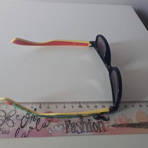 OJO kids sunglasses used, black and multicolor