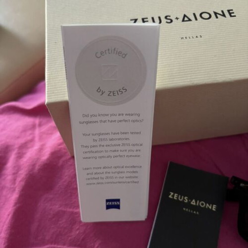 Dione and Zeus sunglasses, black