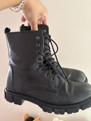 Black boots used, size 41