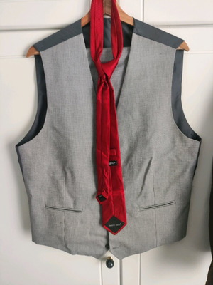 Set pants vest tie like new from Berto Lucci