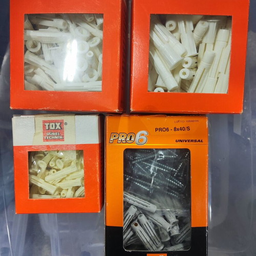All-Purpose Plugs almost full, various sizes, like new