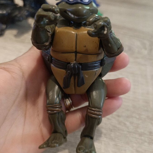 Donatello collectible figure 2003 like new, missing weapons