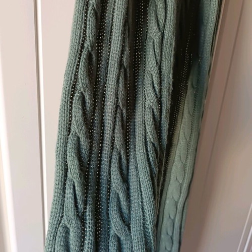 Women's knitted scarf olive new with braids