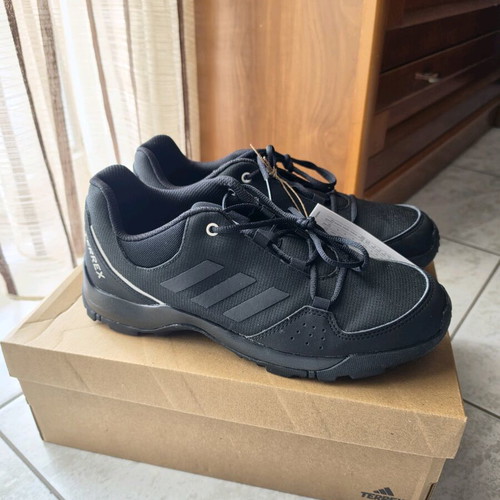 Terex Hyperhiker Low Adidas athletic shoes new, size 40, black
