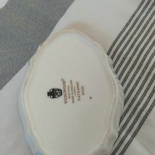 Wedgwood Hathaway Rose plate used, Bone China