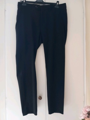 Men's black crepe fabric pants like new, size 34 - S