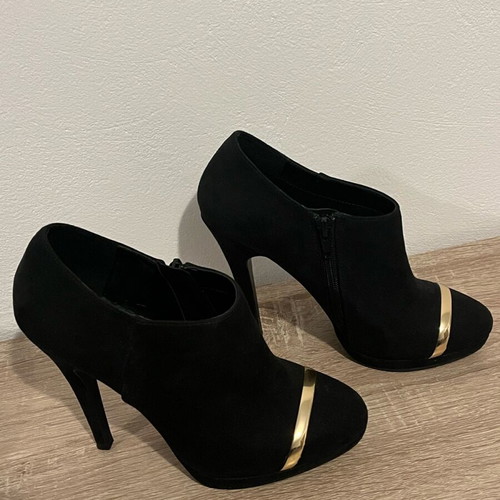 Primadonna ankle boots black suede like new size 36