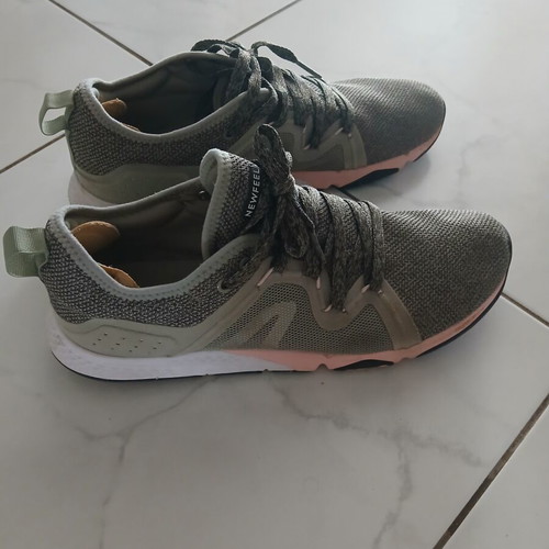 Athletic shoes like new, size 41, pink and green