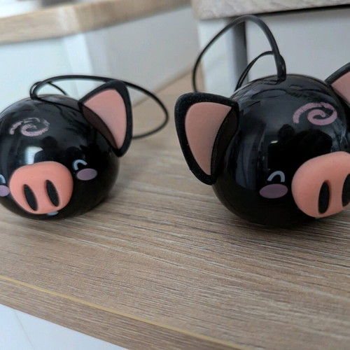 Bluetooth wireless speakers like new