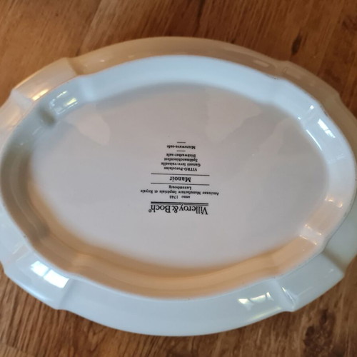 Villeroy & Boch Soup Tureen like new, off-white porcelain, oval