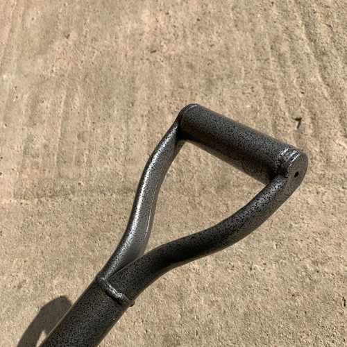 Metal shovel like new, 102cm length, D-handle