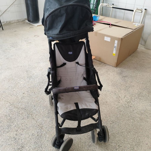 Chicco lightweight umbrella stroller used, black