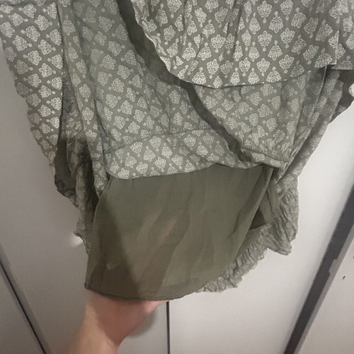 Midi skirt S/M with inner lining like new, white and green