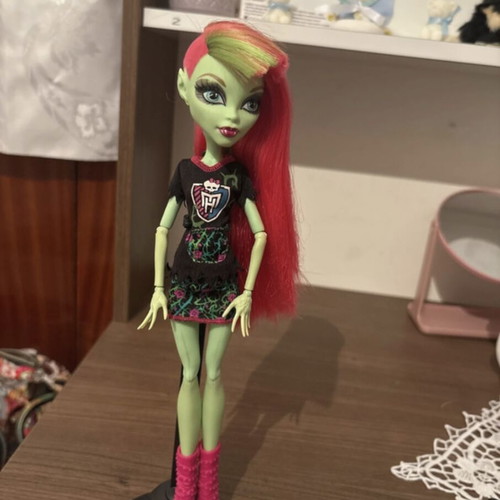 Venus doll like new