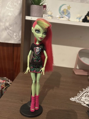 Venus doll like new