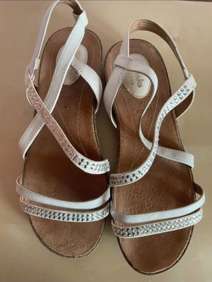 Clarks leather sandals size 39 wide fit with strass, like new