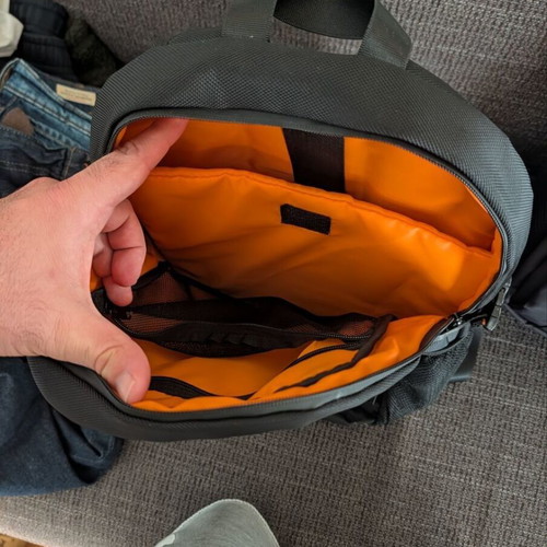 Yenkee laptop bag like new, black and orange