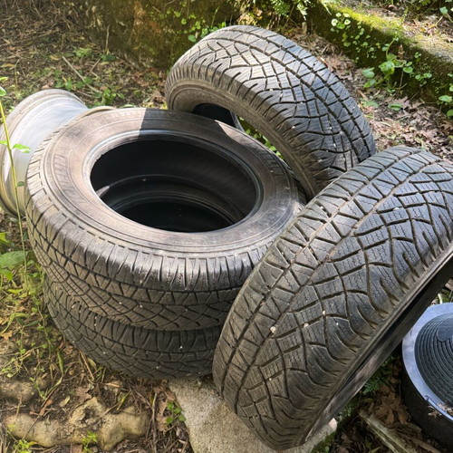Rims 17-inch used from RAV4 3rd generation with Michelin Cross Latitude tires