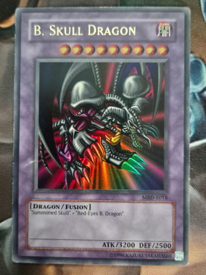 B. Skull Dragon μεταχειρισμένο Yu-Gi-Oh! κάρτα Metal Raiders