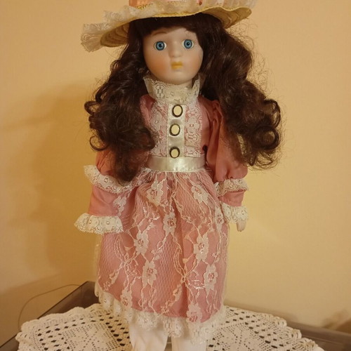 Vintage Porcelain Doll Suzette 1988-1989 Heritage Mint Ltd 40cm like new
