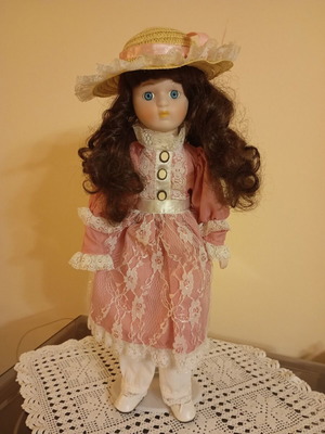 Vintage Porcelain Doll Suzette 1988-1989 Heritage Mint Ltd 40cm like new