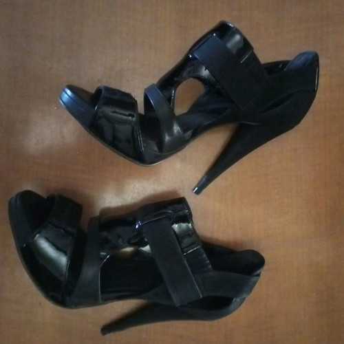 Peptoe high-heeled Aldo black shoes from patent leather and suede like new, size 37