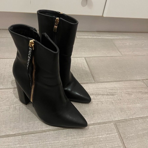 Women's black ankle boots like new, size 36