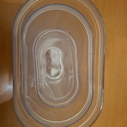 Set of 8 food storage containers like new