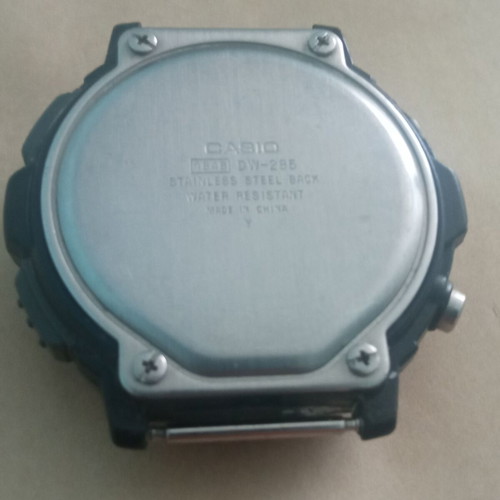 Casio DW-285 watch used, good condition