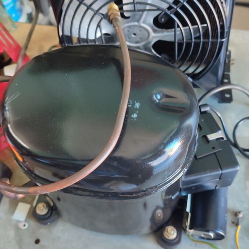 Refrigerator motor 3/4 R404a used, without fan